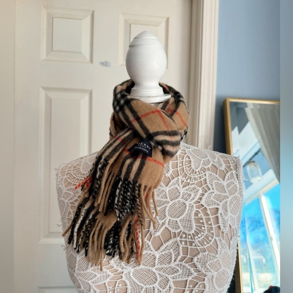 Sold❌Authentic Burberry Cashmere Scarf. - Picture 11 of 15